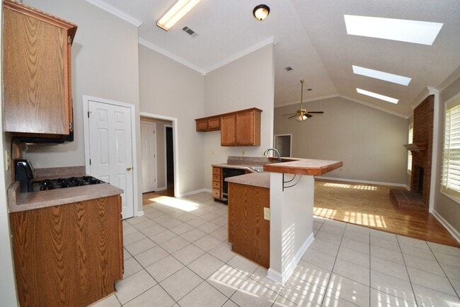 Building Photo - 6657 Millgrove Park Dr