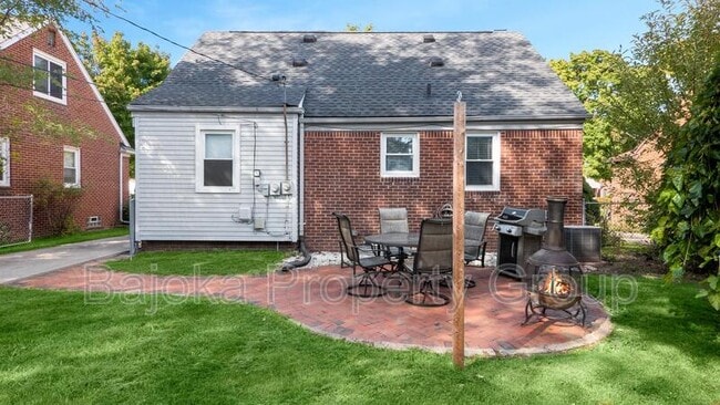 Building Photo - 2626 Windemere Rd