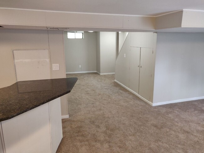 Building Photo - 5 Bedroom Home for Rent in Sixteen Acres