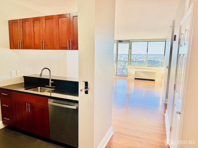 Building Photo - 1 Spring St