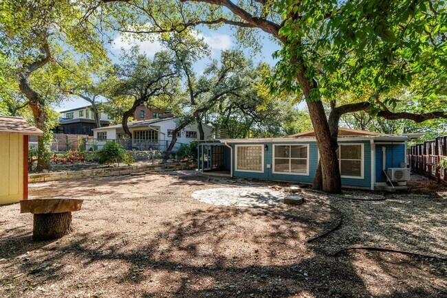 Building Photo - 1504 W 39th 1/2 St