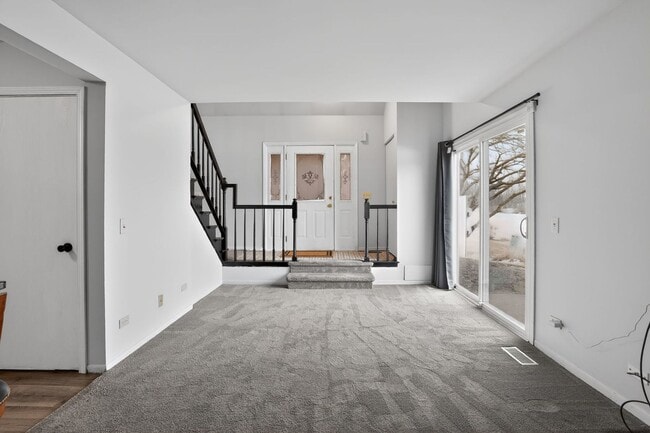 Building Photo - 1336 Queensgreen Cir