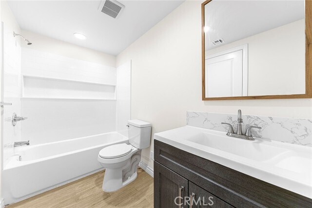 Building Photo - 5639 Huntington Dr