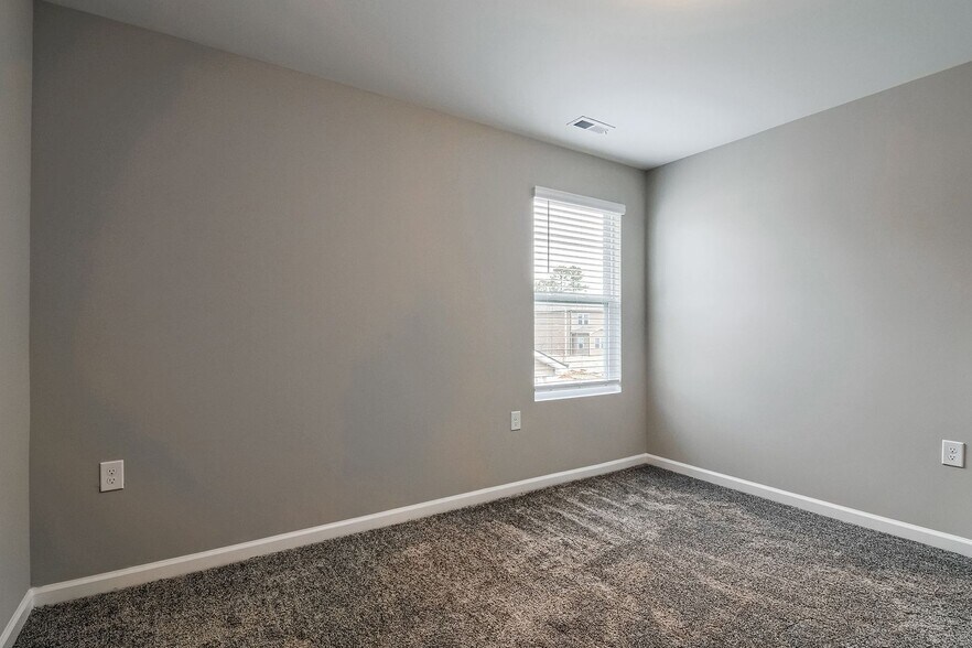 Building Photo - 3917 Eccles Ln