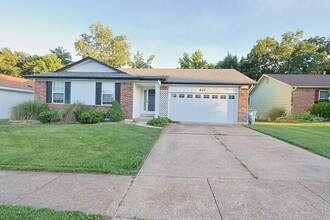 Building Photo - Updated 3BR/2BA Ranch with Garage, Basement & Community Pool