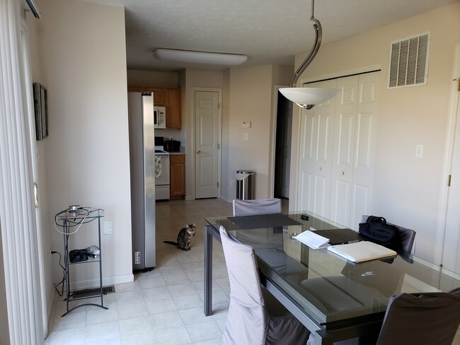Building Photo - 714 Linden Creek