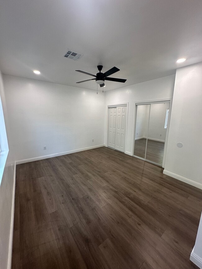 Building Photo - 319 W Los Angeles Ave