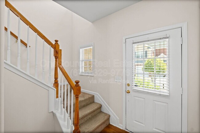 Building Photo - 1821 Willow Branch Ln
