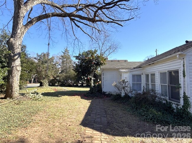 Building Photo - 1133 Princeton Ave