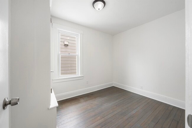 Building Photo - 52 E 48th St