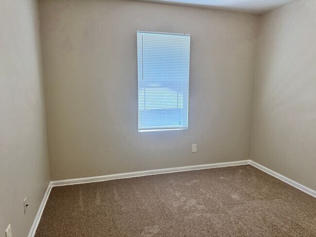 Building Photo - 3236 Ridgewood Pl Dr
