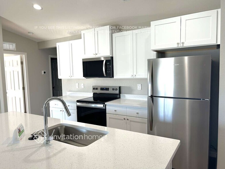 Building Photo - 465 NE 2nd Ave