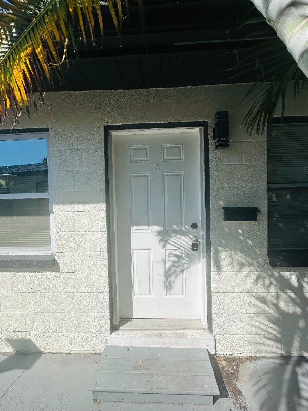 Building Photo - 618 93rd Ave N