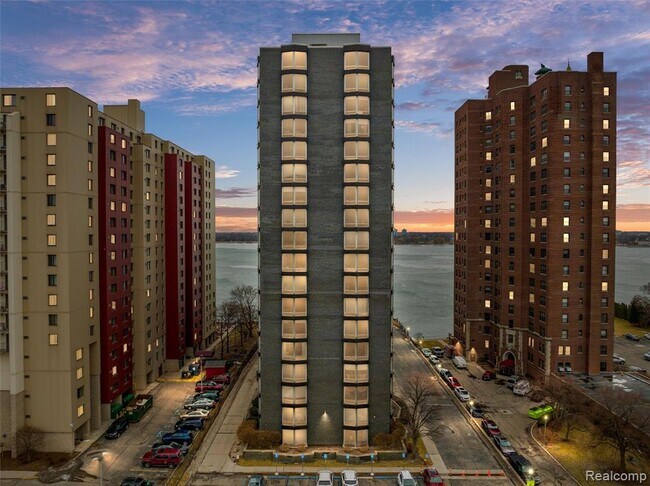 Building Photo - 8200 E Jefferson Ave