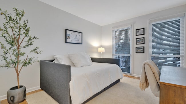 Building Photo - 146 G St SW