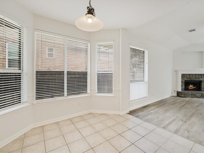 Building Photo - 7307 W Magic Mountain Ln