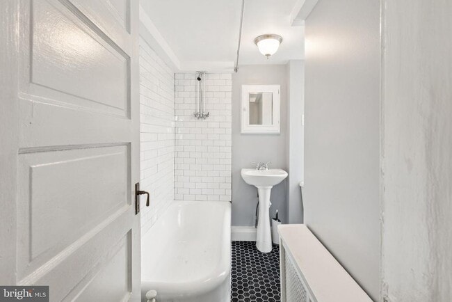 Building Photo - 1830 Manning St