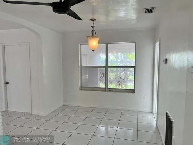 Building Photo - 7941 Plantation Blvd