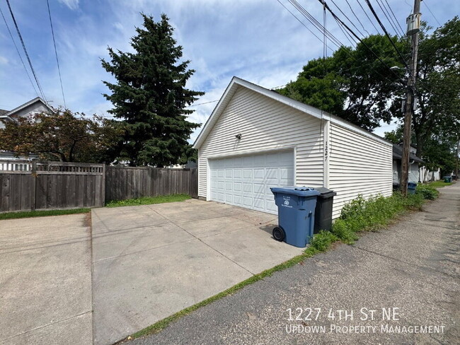 Building Photo - 1227 4th St NE