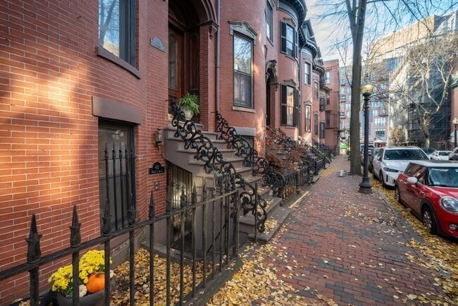 Building Photo - 46 Dwight St