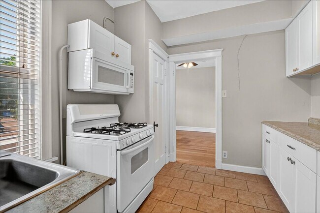Building Photo - Delmar Scoop