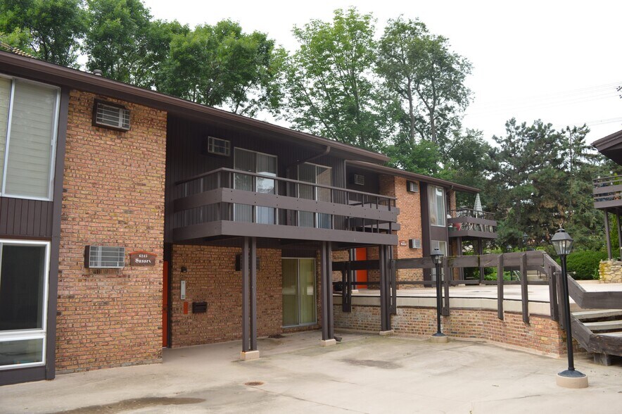 Building Photo - 6245 Charing Cross Ln