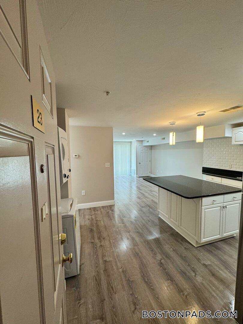 Building Photo - 23 Kenmar Dr