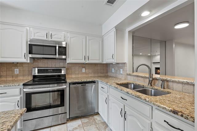 Building Photo - 406 S Fannin St