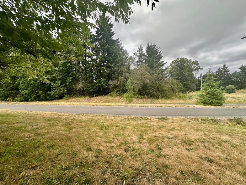 Walking Trail - 6617 E Grandview Ave
