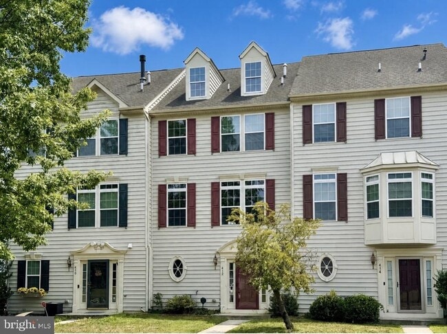 Building Photo - 412 S Greenberry Ln