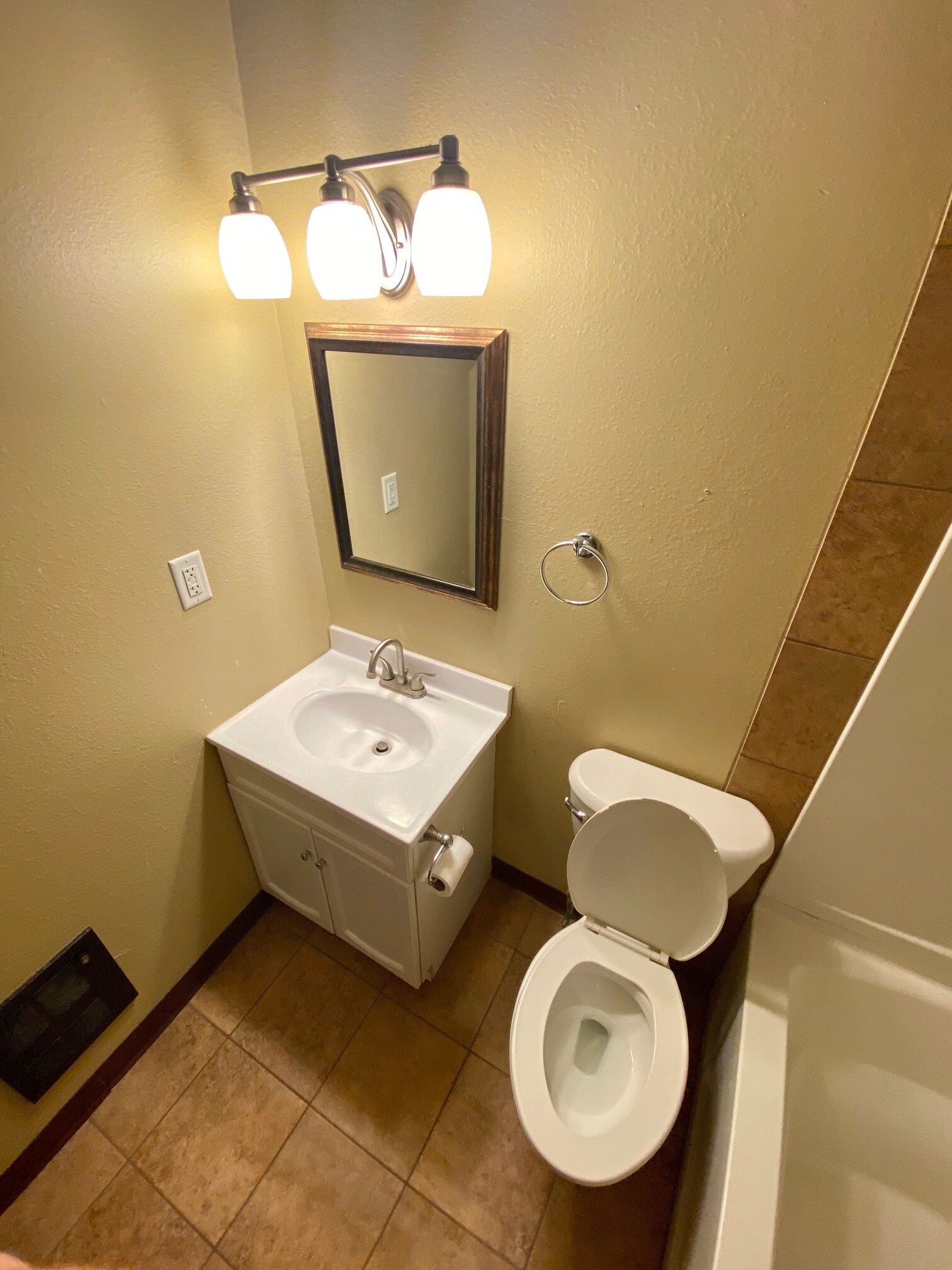 Building Photo - 232 11th St S