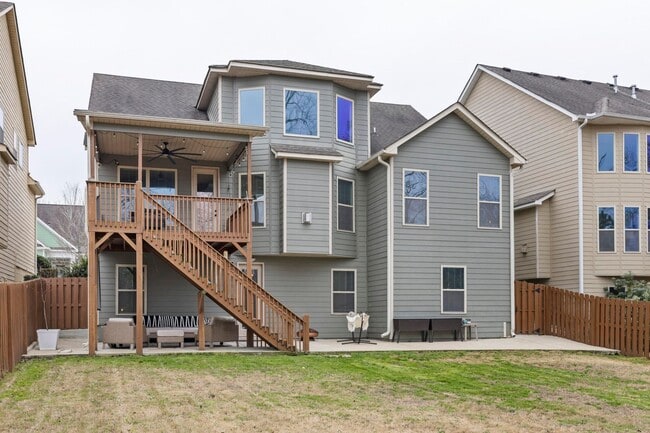 Building Photo - Stunning 3 Story Home in Crawford Creek