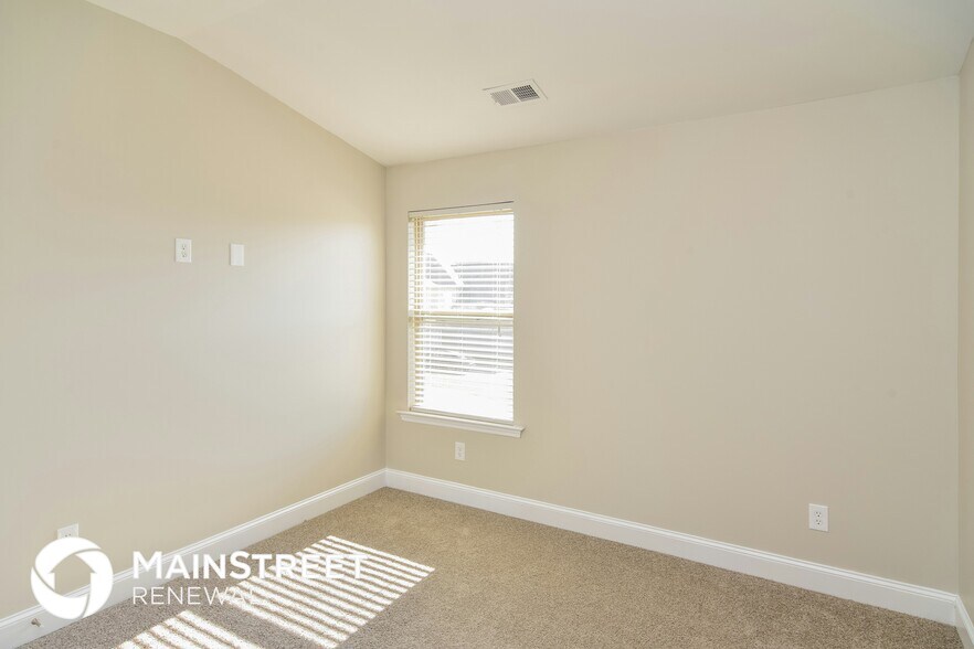 Building Photo - 7206 NW Berrywood Ct