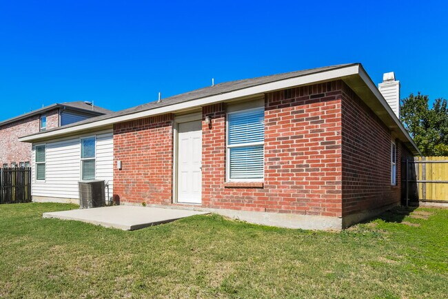 Building Photo - 1924 Kittredge Way