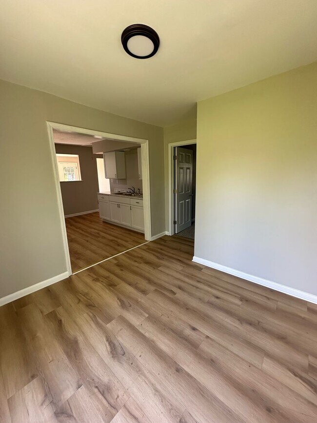 Building Photo - 314-316 Marshall Dr