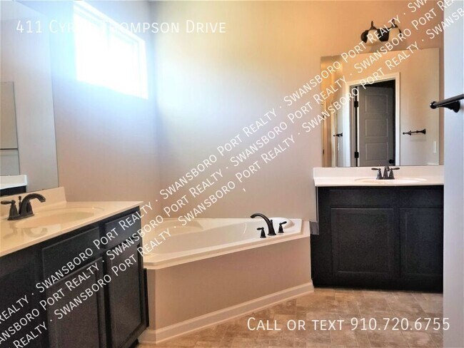 Building Photo - 411 Cyrus Thompson Dr