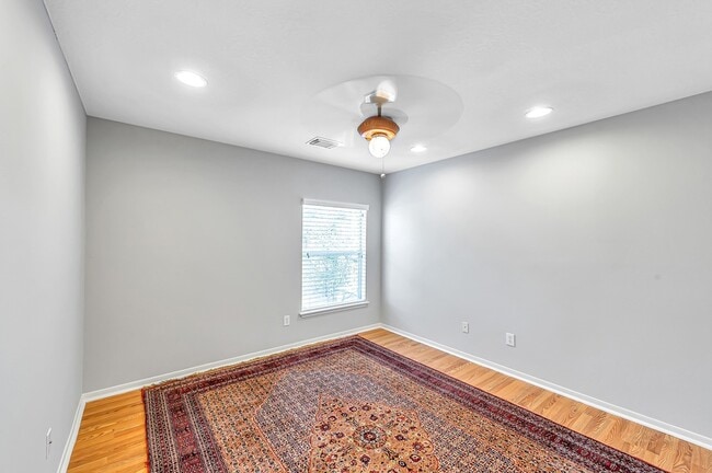 Building Photo - 23207 Willow Pond Pl