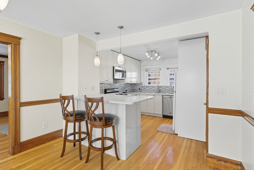 Building Photo - 40 Cottage Park Rd