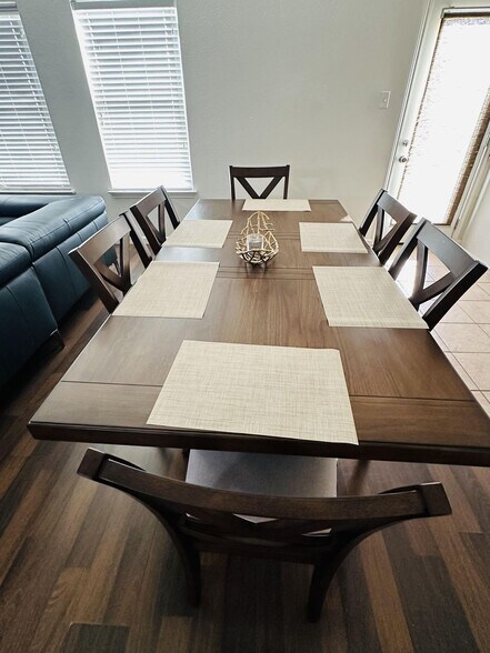 Building Photo - 3640 Sandy Brook Dr