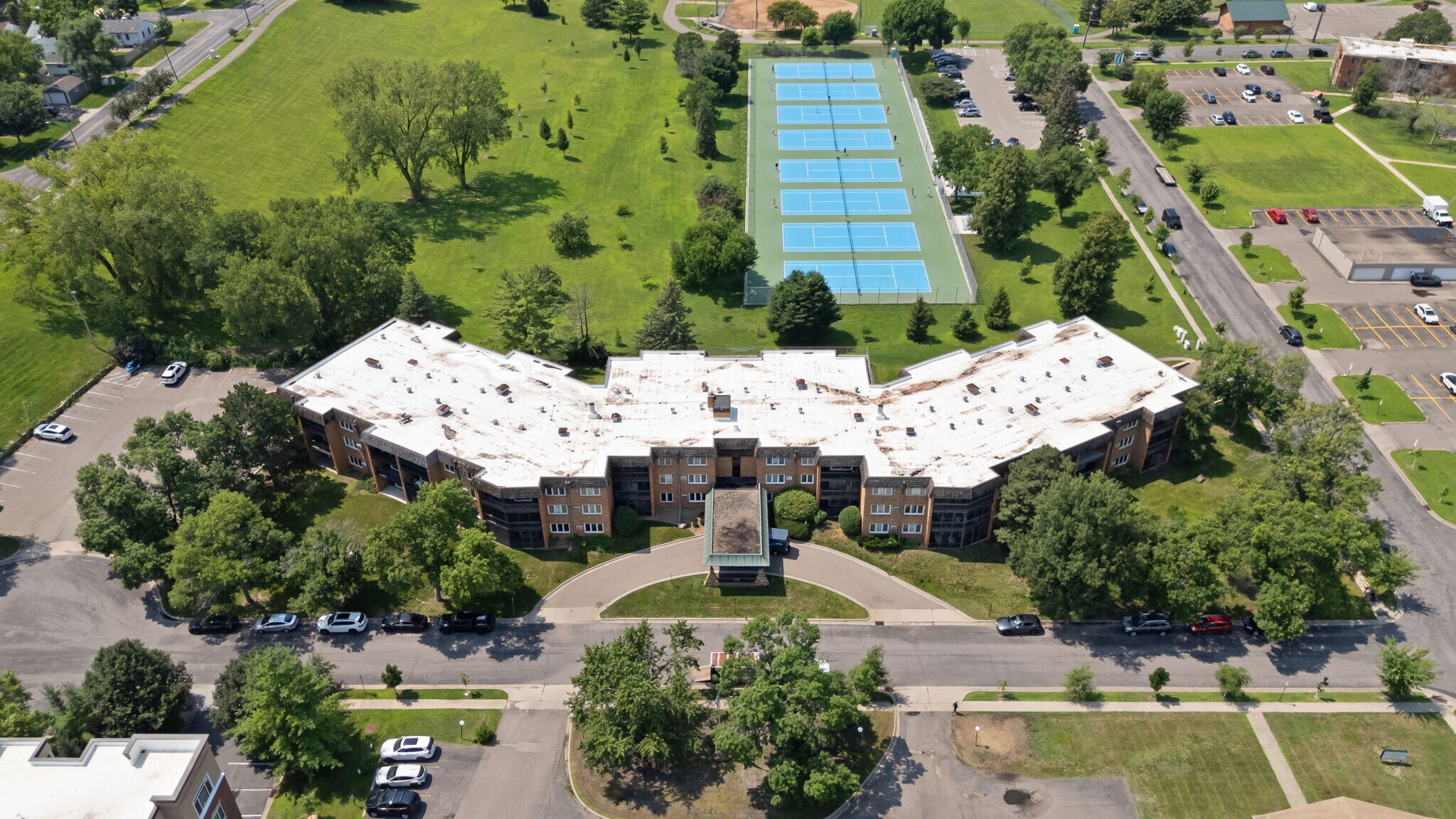 Building Photo - 3200 Virginia Ave S