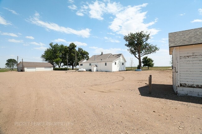 Building Photo - Charming 3-bedroom, 2-bathroom Home