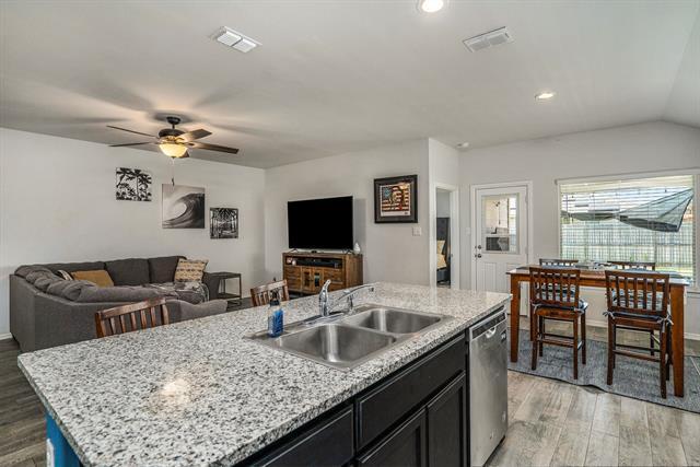 Building Photo - 9233 Herringbone Dr