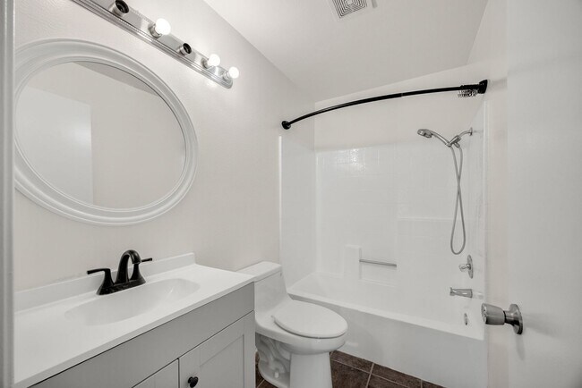 Building Photo - 16540 Graystone Dr. #126