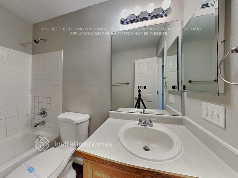 Building Photo - 15979 Rock Crystal Dr