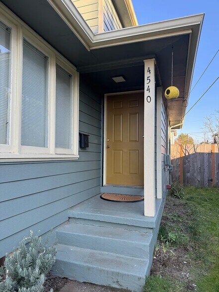 Building Photo - 4540 NE 20th Ave