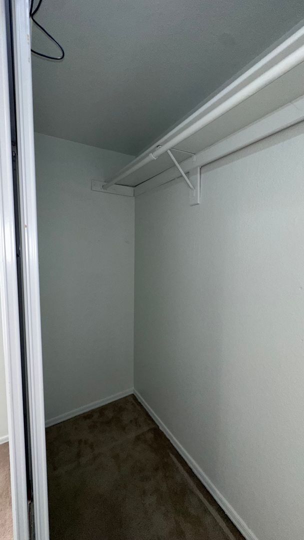 Building Photo - 2 bedroom townhome