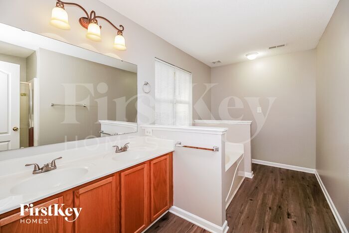 Building Photo - 151 Peterborough Dr