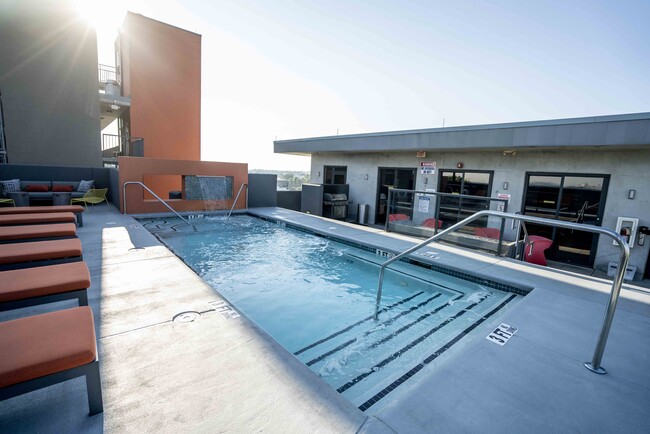 SkyPad pool! Yes, its a hot tub in the winter! - 480 John Wesley Dobbs Ave NE