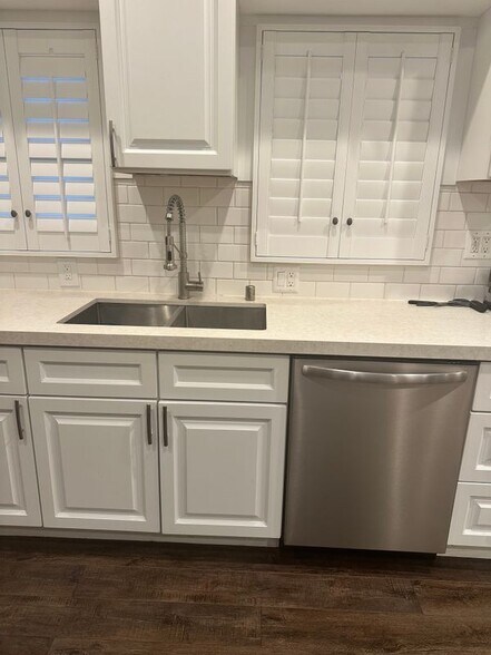 Building Photo - 815 Magnolia Ave