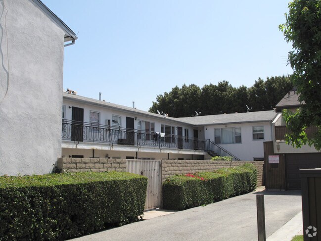 Building Photo - 6336 Rita Ave